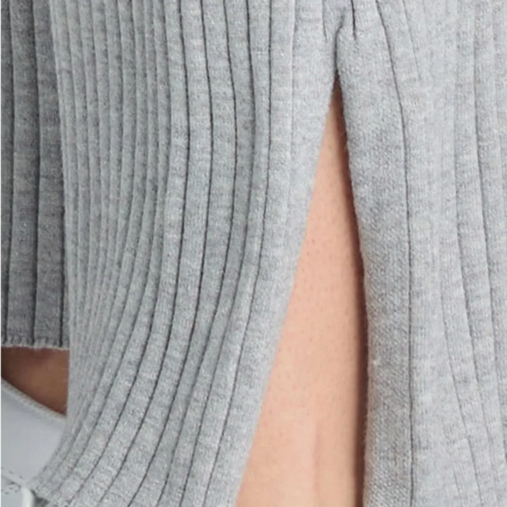 Gray Ribbed Knit Two-Piece Set - Picture 4 of 5